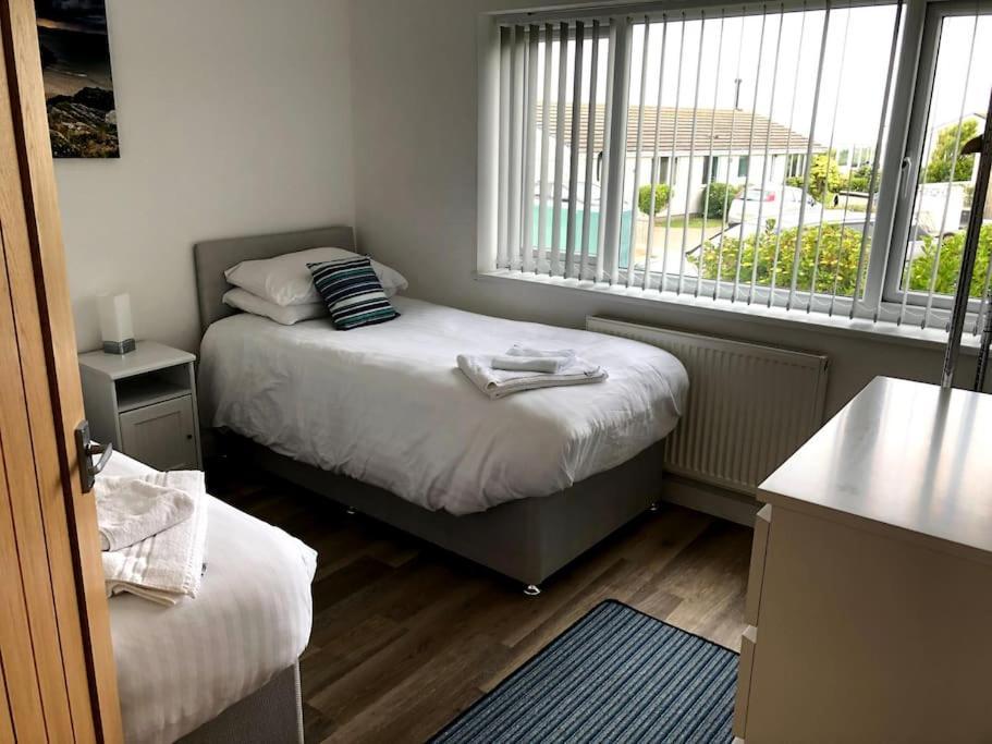 Coastal Bungalow, Sleeps 5 And Ideal For Walkers Amlwch Exterior foto